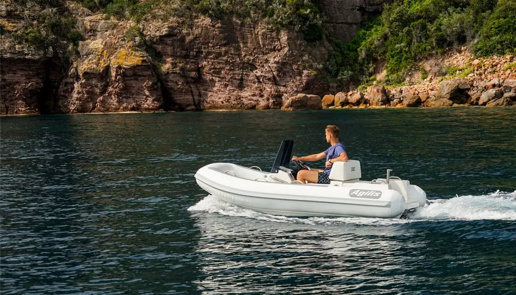 Agilis 330C Jet Tender – High-Performance Versatility