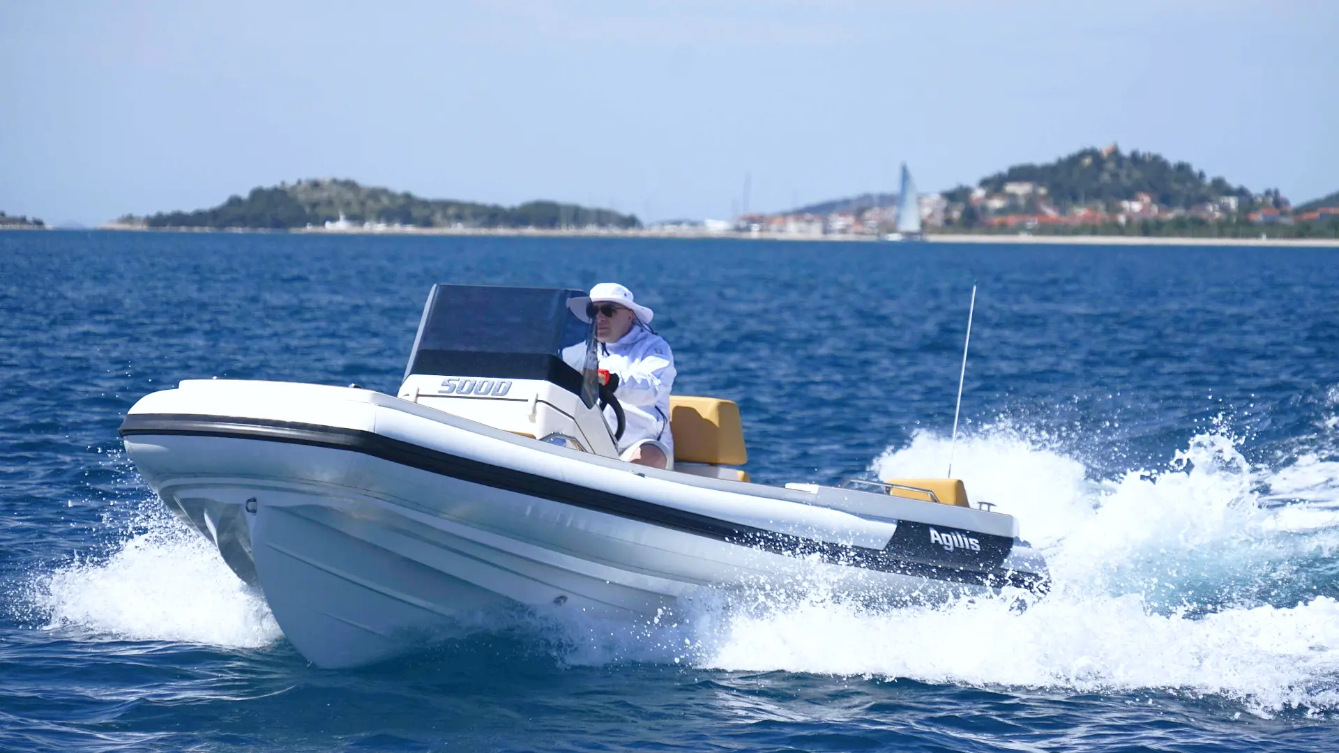 Agilis 500D Diesel Jet Tender – Unrivaled Space & Luxury Access