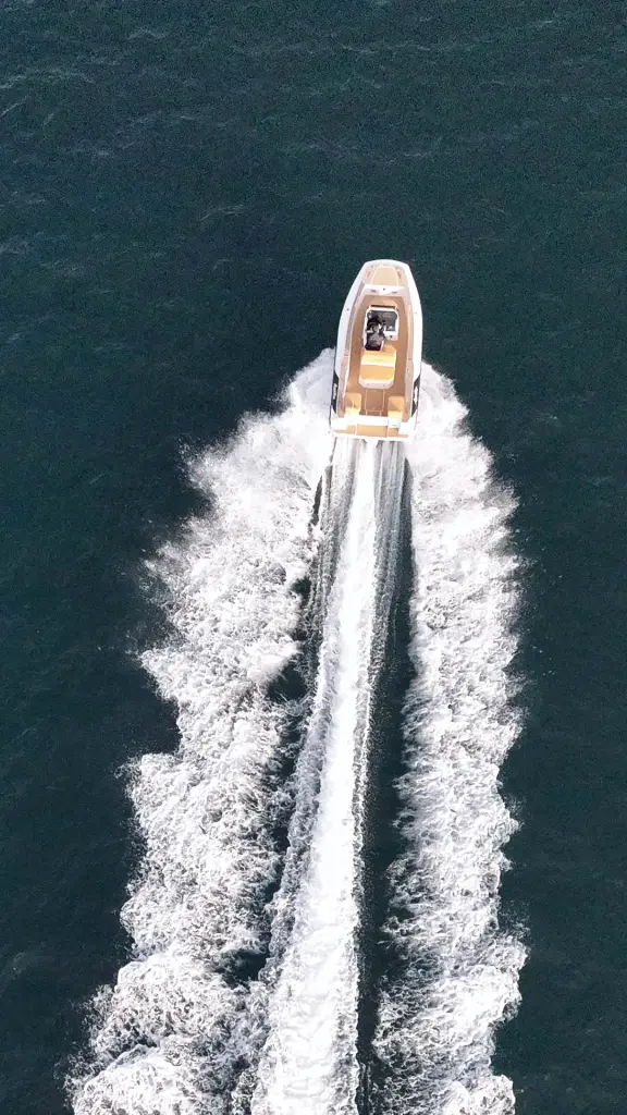 Agilis 500D Diesel Jet Tender – Unrivaled Space & Luxury Access